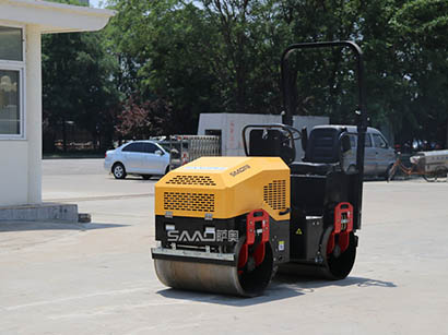 小型壓路機(jī)廠(chǎng)家分享振動(dòng)壓路機(jī)有什么特點(diǎn) 