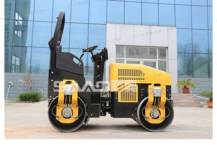 小型壓路機(jī)壓實(shí)操作應(yīng)遵循先輕厚重、先慢后快原則
