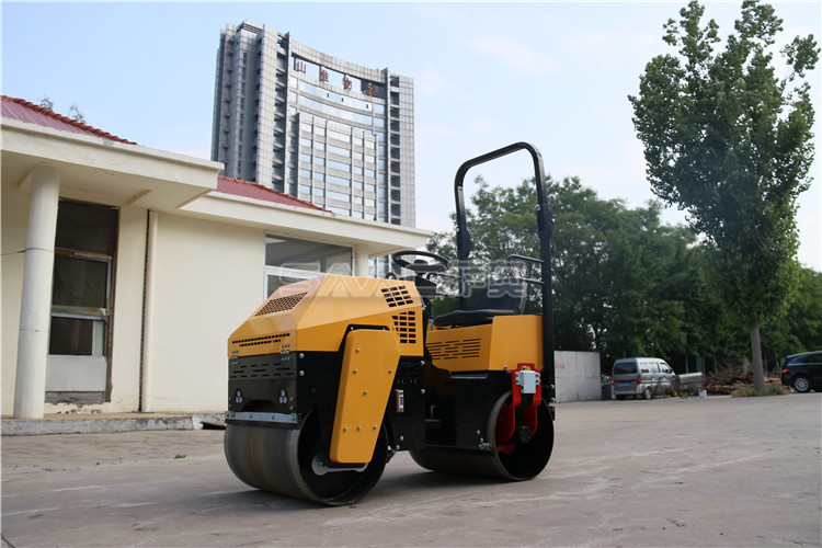 小型壓路機(jī)停放也是“有套路”，你造嗎？